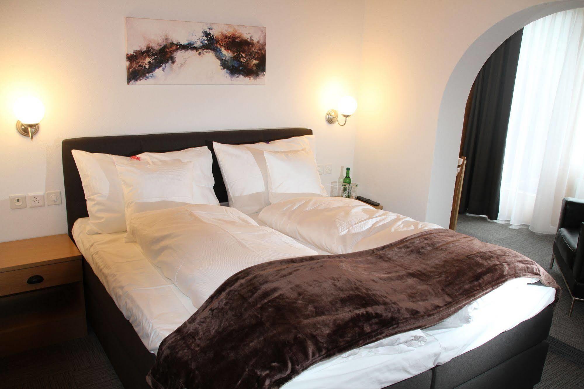 Hotel Sonnenhalde Wiesen होटल Wiesen